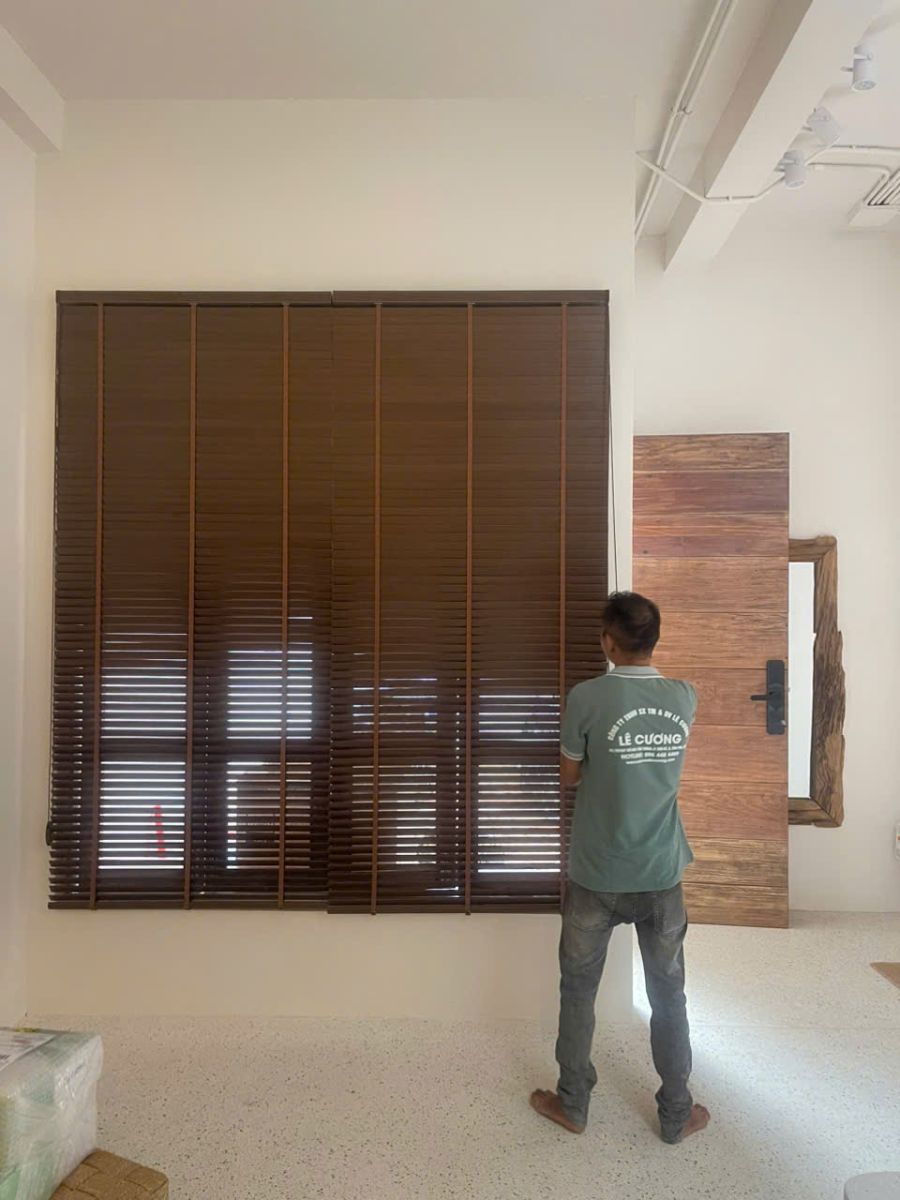 thi công rèm lá gỗ( sáo gỗ)