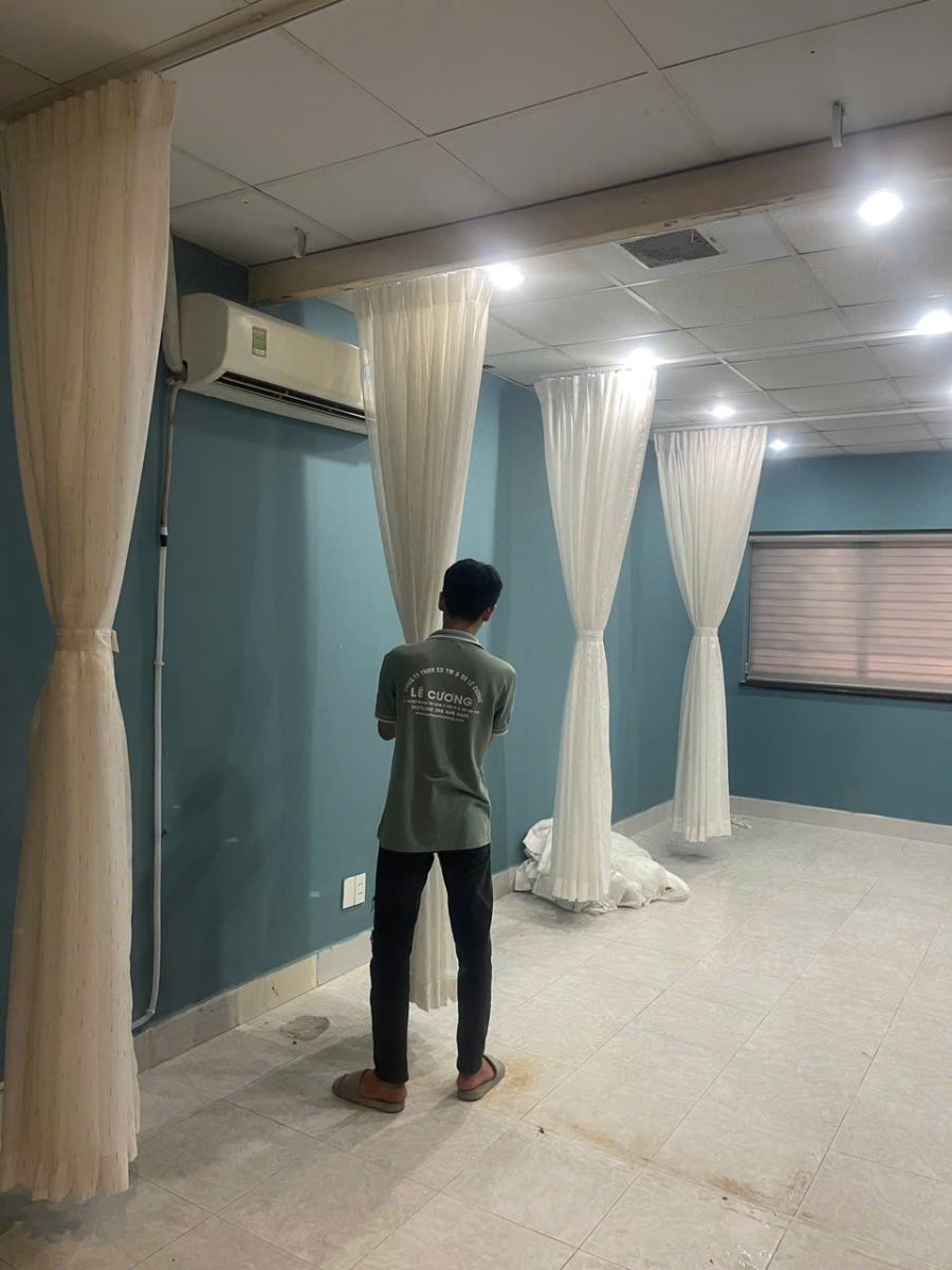 Thi công rèm cửa spa
